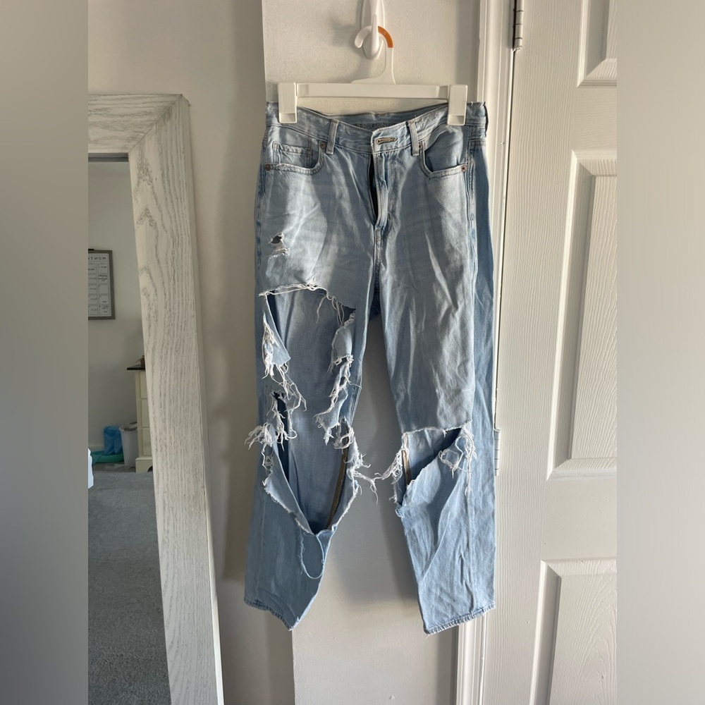 American Eagle Mom Straight Jean